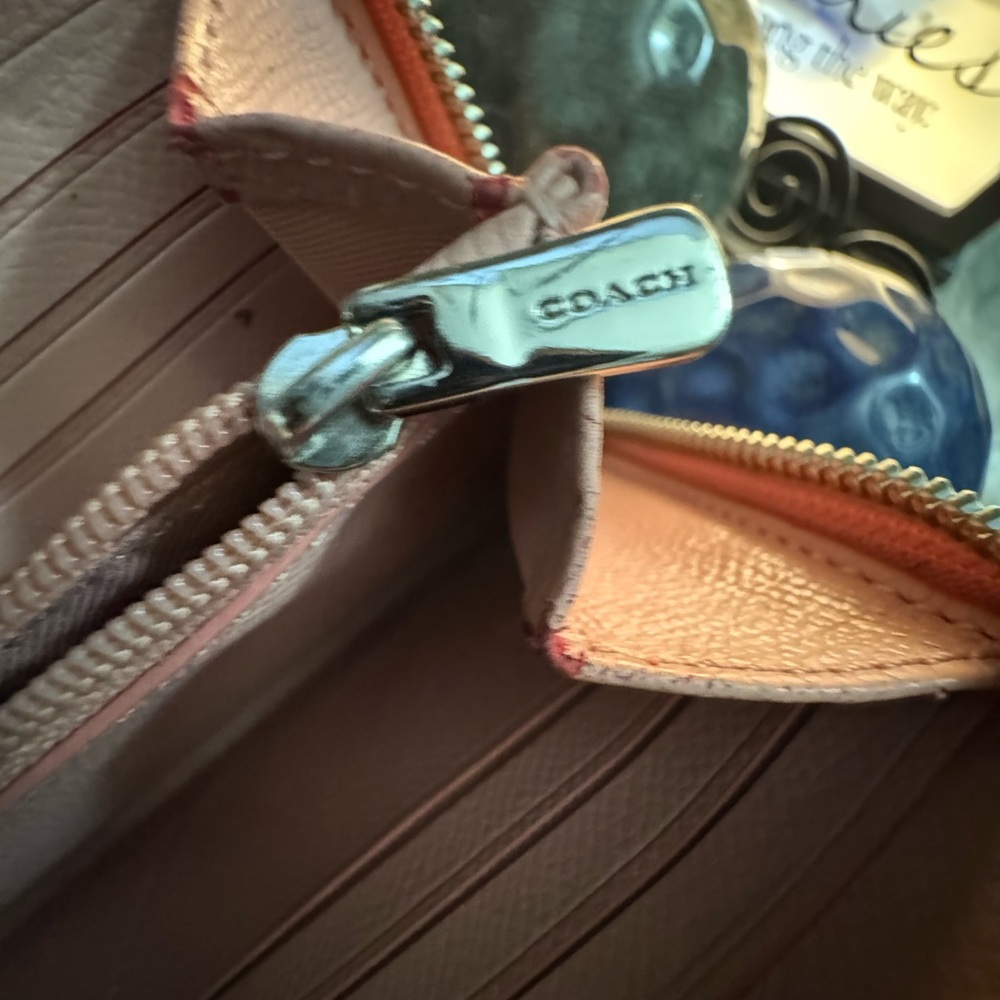 Coach Wallet - Picture 6 of 9